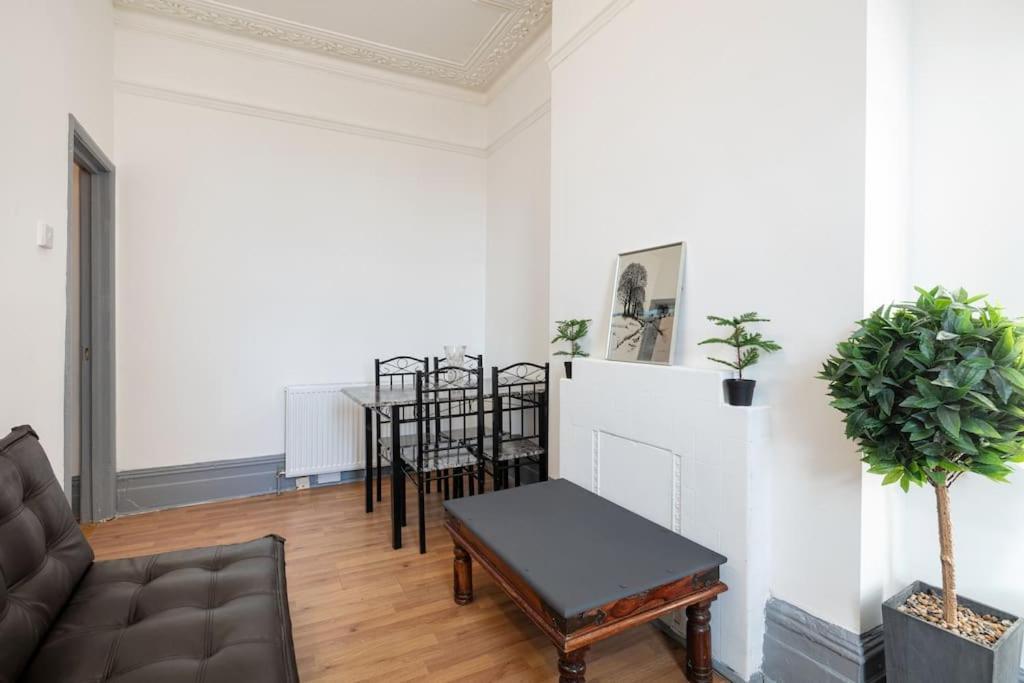 2A - Bright & Airy 2 Bed Flat - 20 Mins To Central Londra Dış mekan fotoğraf