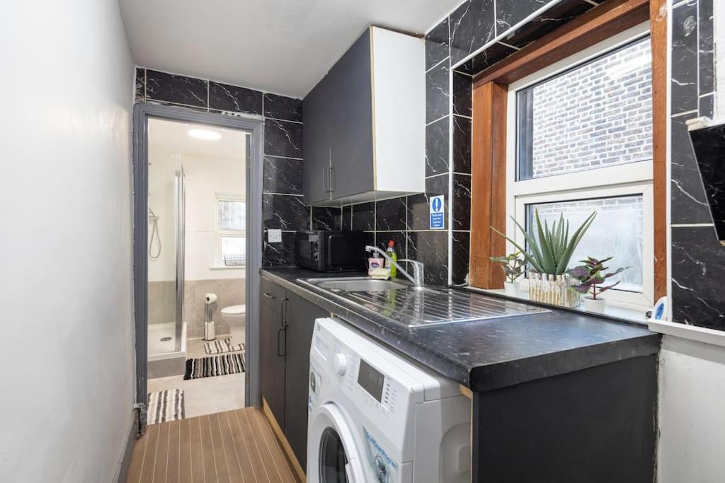 2A - Bright & Airy 2 Bed Flat - 20 Mins To Central Londra Dış mekan fotoğraf