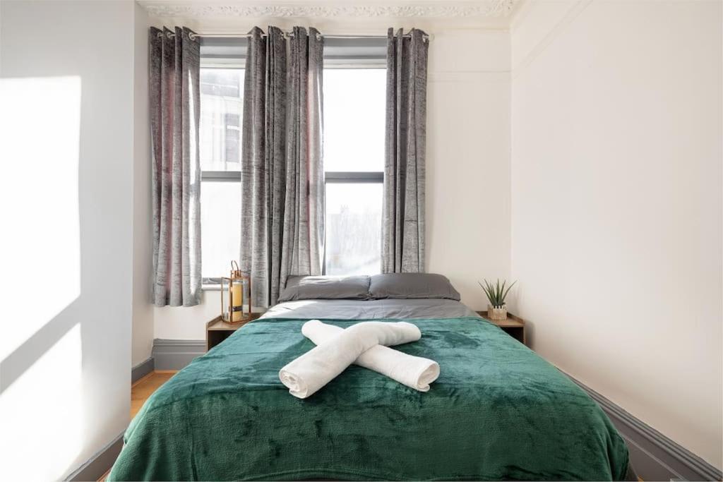 2A - Bright & Airy 2 Bed Flat - 20 Mins To Central Londra Dış mekan fotoğraf