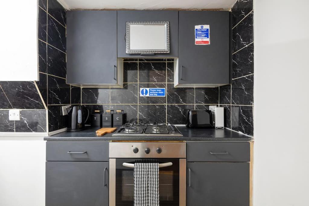 2A - Bright & Airy 2 Bed Flat - 20 Mins To Central Londra Dış mekan fotoğraf