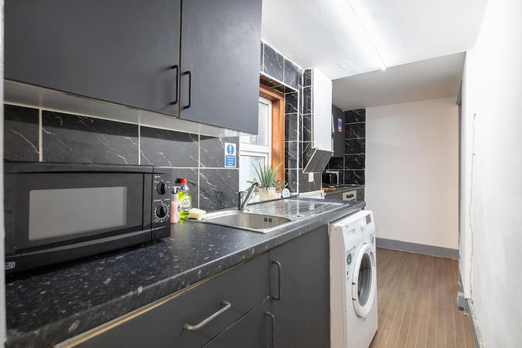 2A - Bright & Airy 2 Bed Flat - 20 Mins To Central Londra Dış mekan fotoğraf