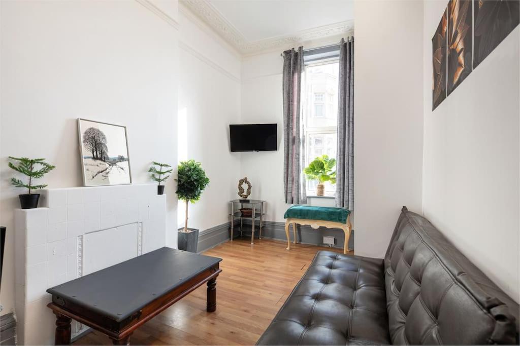 2A - Bright & Airy 2 Bed Flat - 20 Mins To Central Londra Dış mekan fotoğraf